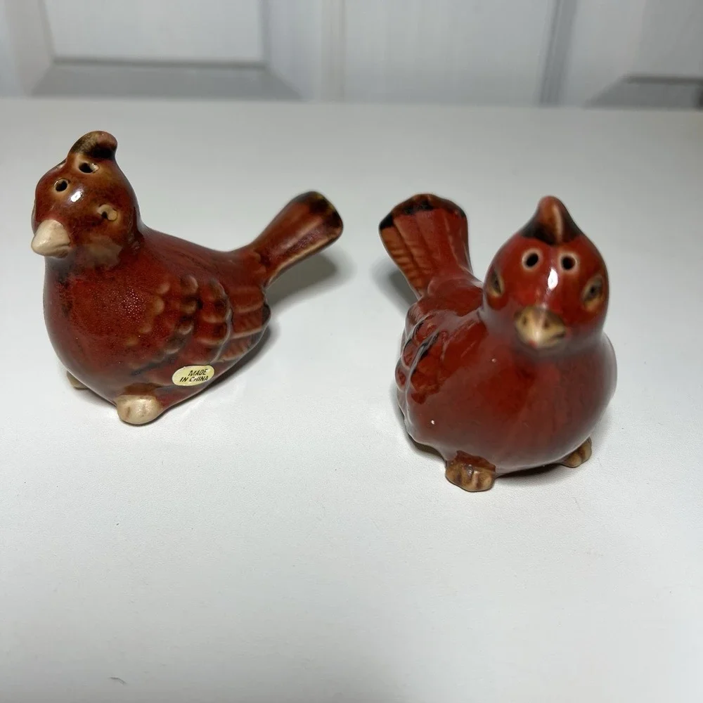 Pier 1 Imports‎ Ceramic Cardinal Bird Salt & Pepper Shaker Set
